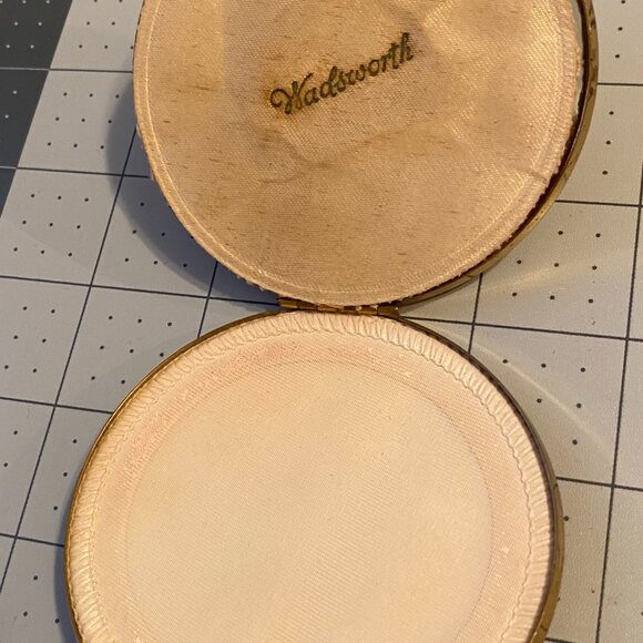 Antique compact, Wadsworth powder - Picture 3 of 5